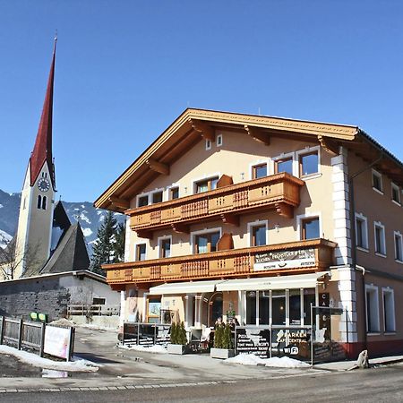 Spacious Apartment In Uderns Near Ski Area Exteriör bild