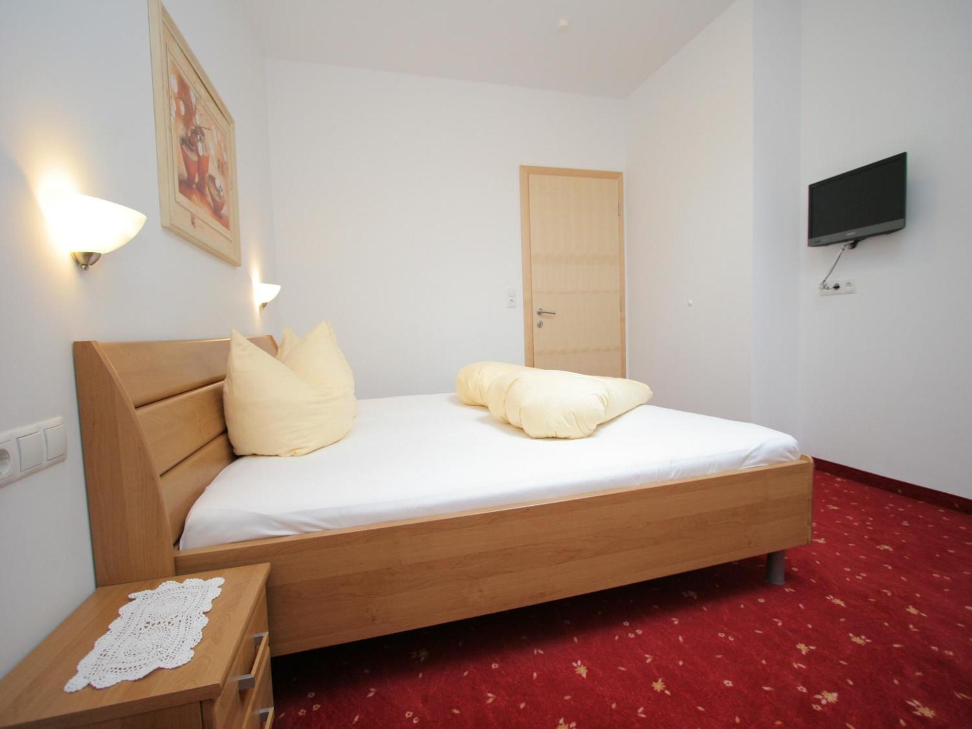 Spacious Apartment In Uderns Near Ski Area Exteriör bild
