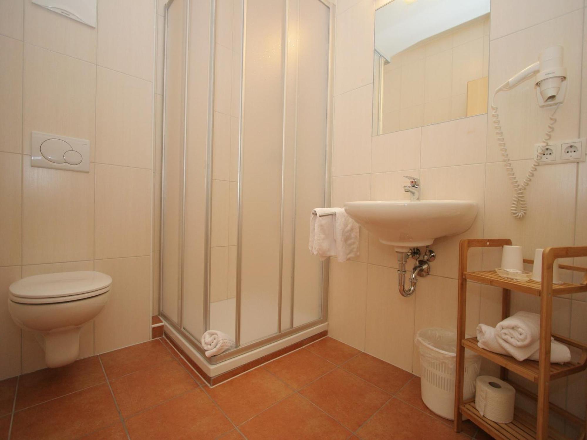 Spacious Apartment In Uderns Near Ski Area Exteriör bild