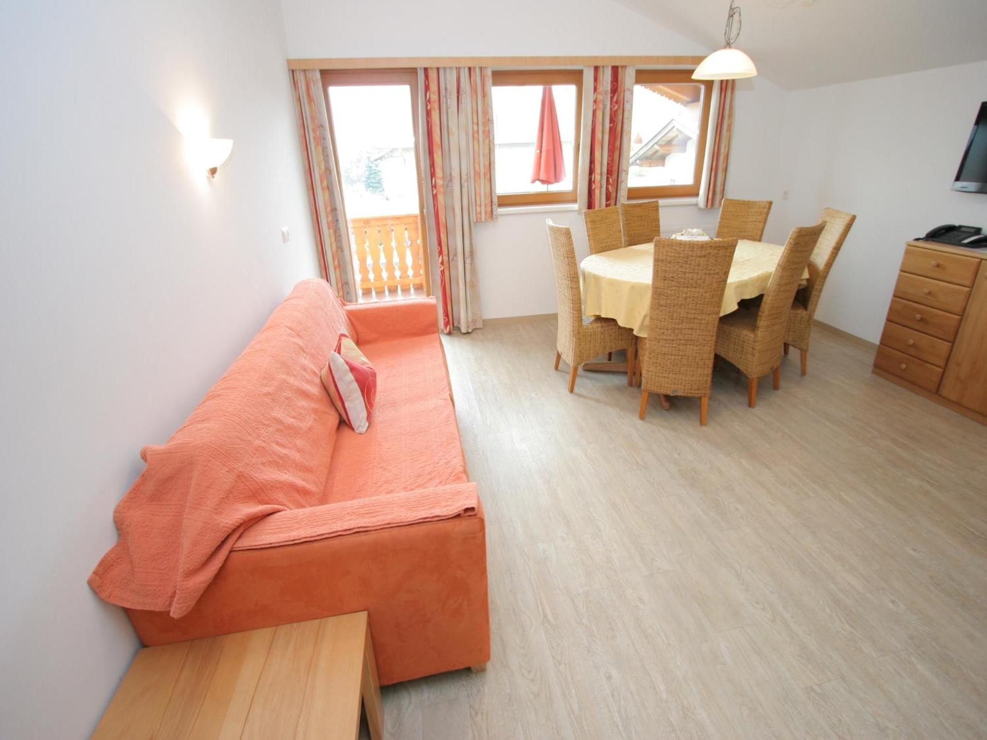 Spacious Apartment In Uderns Near Ski Area Exteriör bild