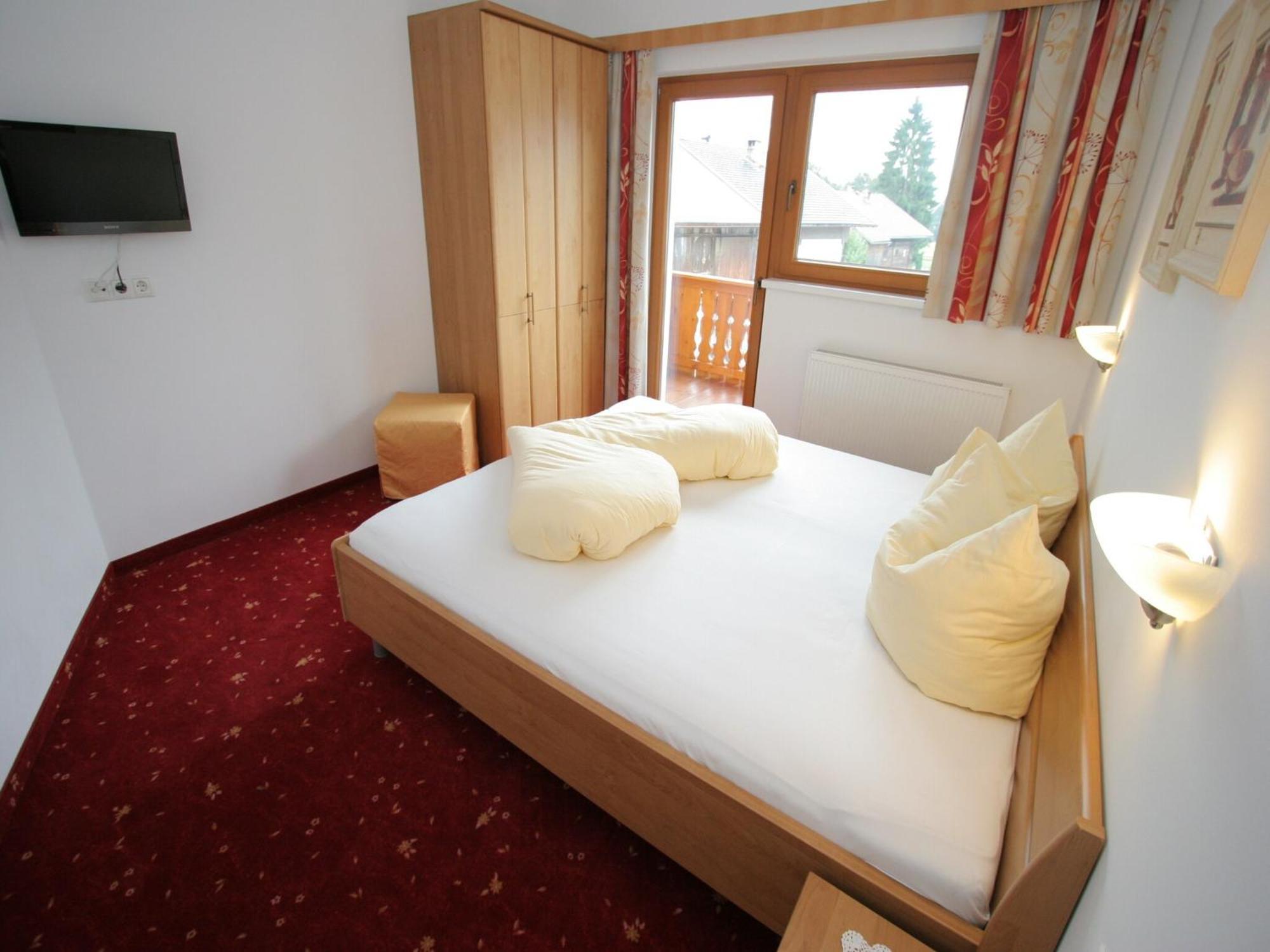 Spacious Apartment In Uderns Near Ski Area Exteriör bild