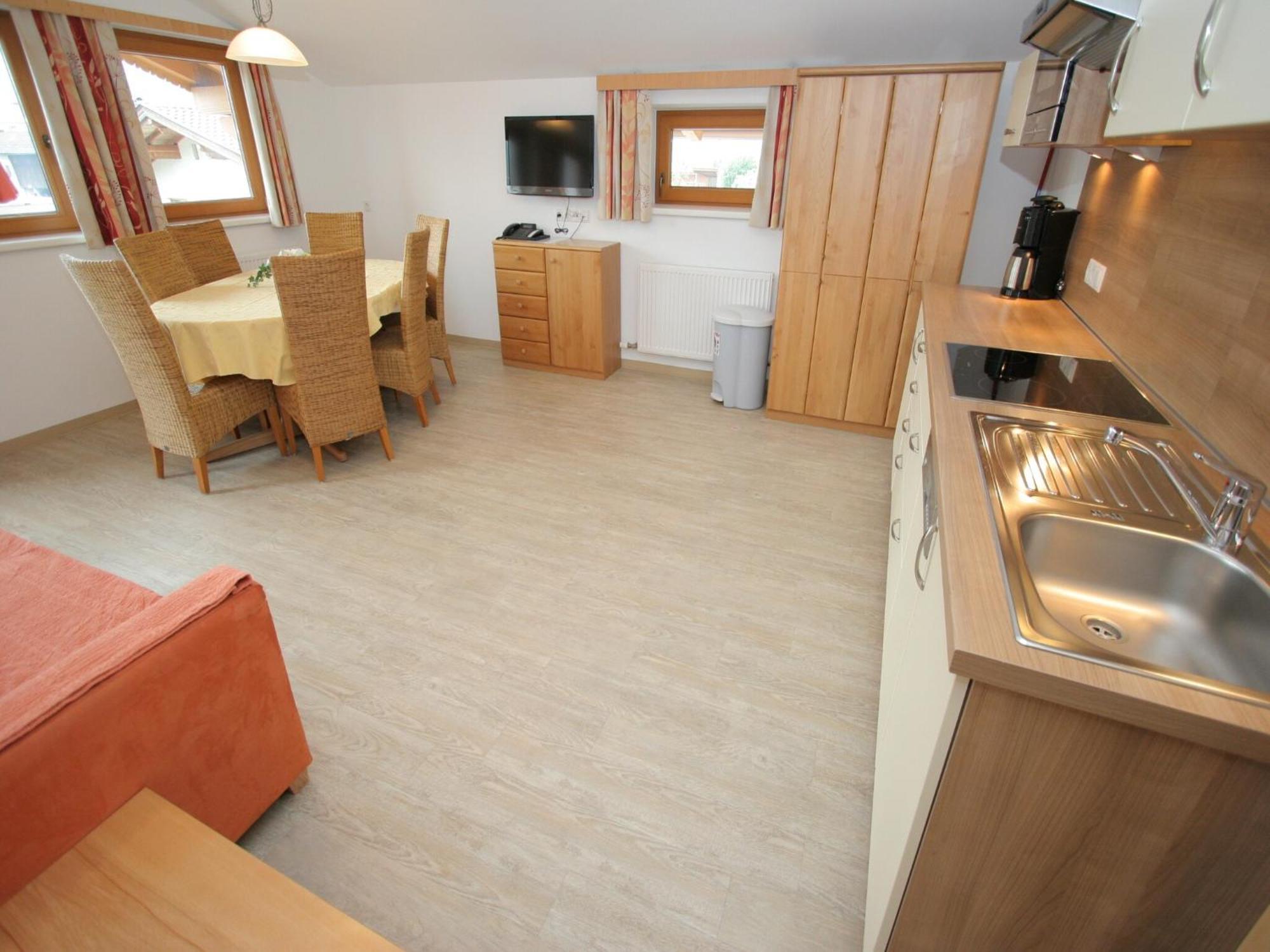 Spacious Apartment In Uderns Near Ski Area Exteriör bild