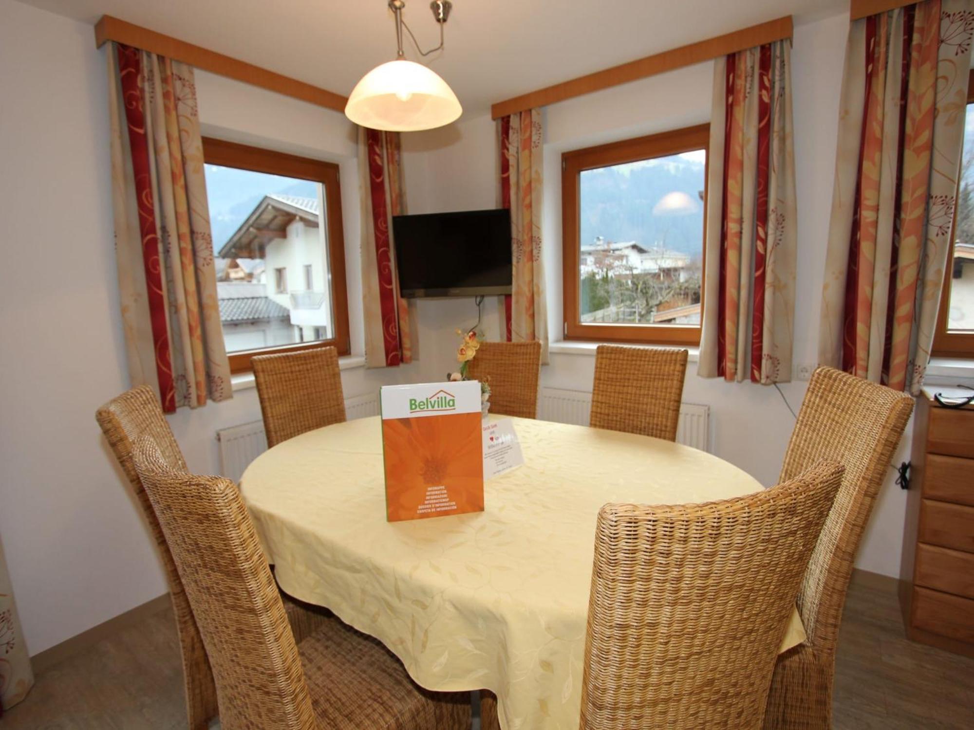 Spacious Apartment In Uderns Near Ski Area Exteriör bild