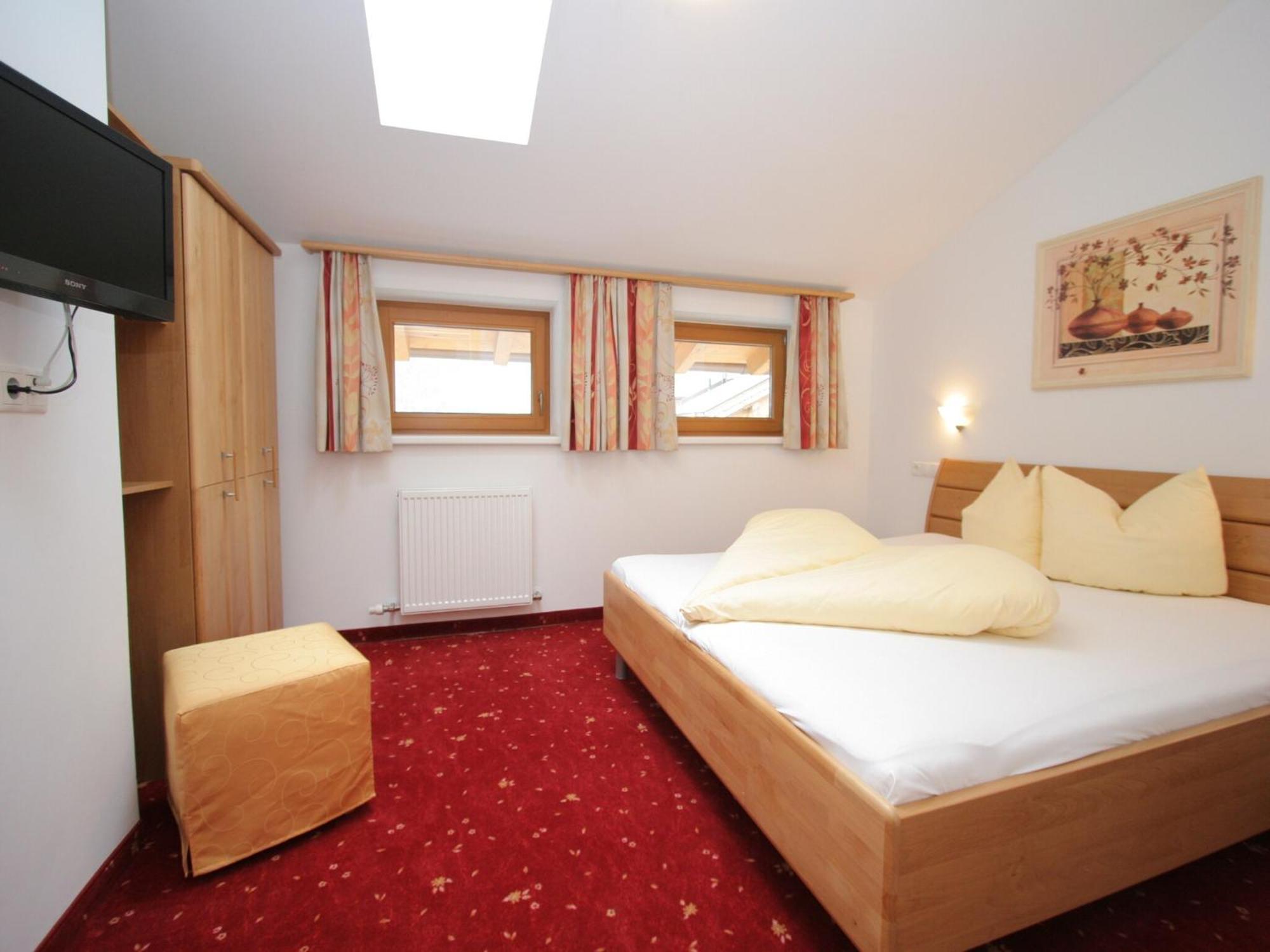 Spacious Apartment In Uderns Near Ski Area Exteriör bild