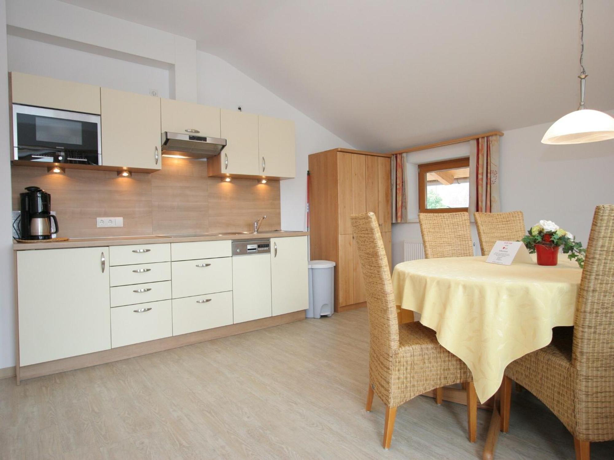 Spacious Apartment In Uderns Near Ski Area Exteriör bild