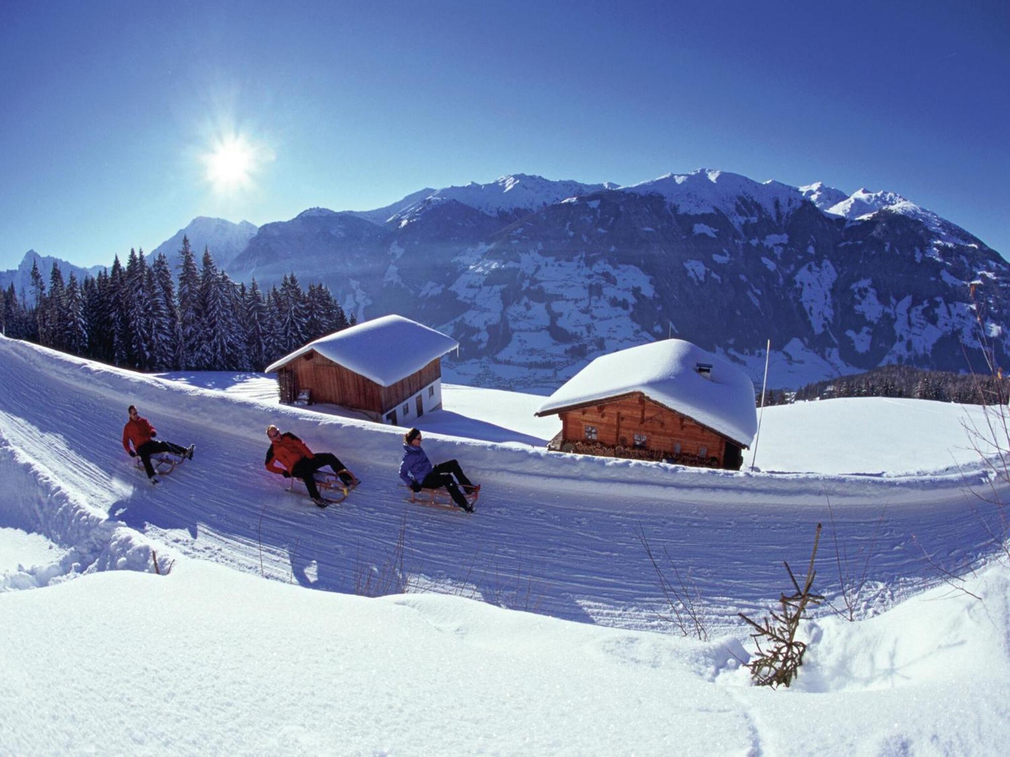 Spacious Apartment In Uderns Near Ski Area Exteriör bild