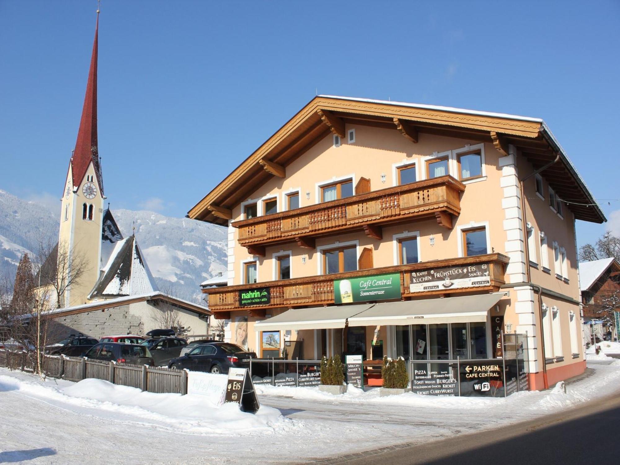Spacious Apartment In Uderns Near Ski Area Exteriör bild