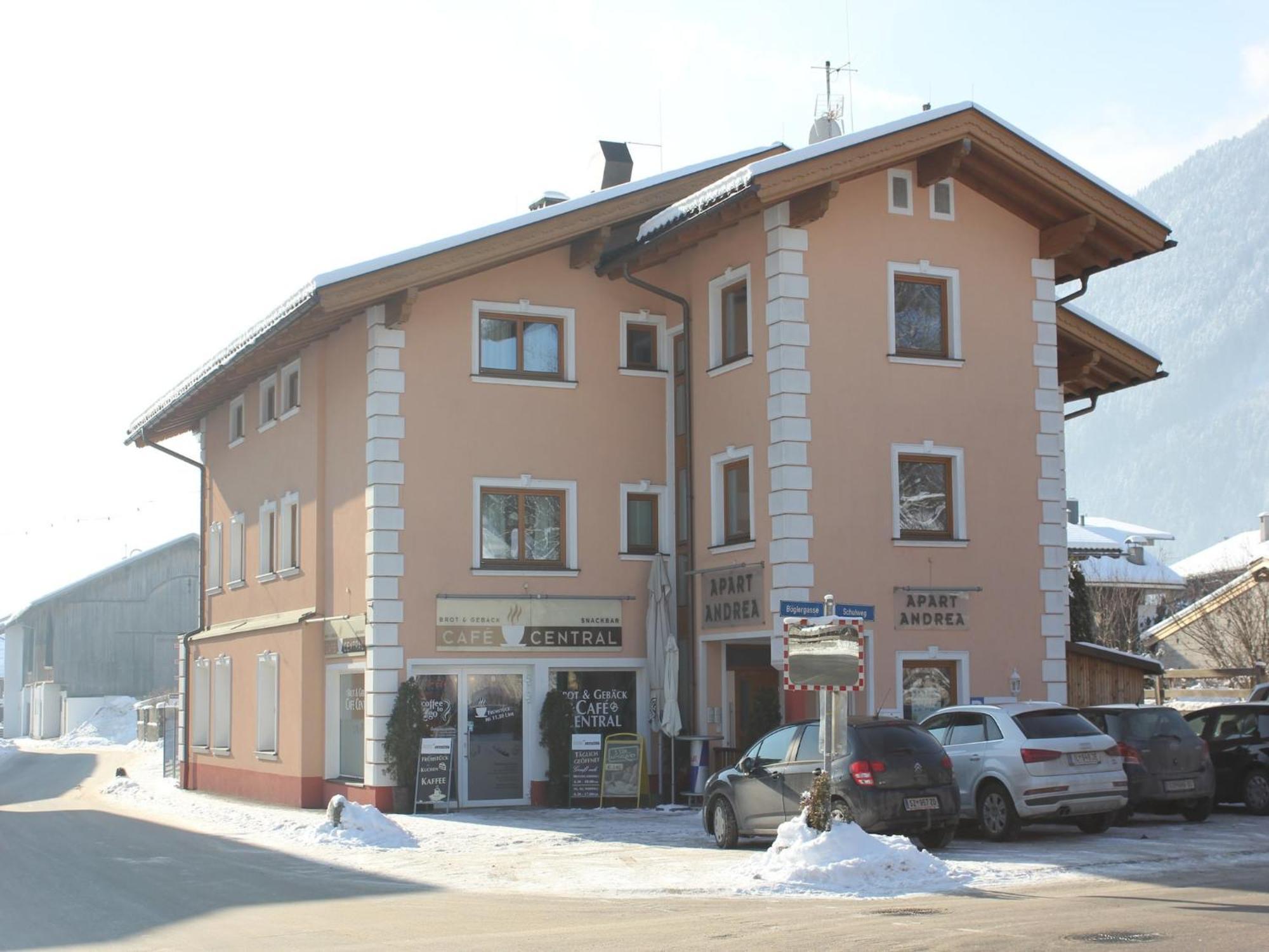 Spacious Apartment In Uderns Near Ski Area Exteriör bild